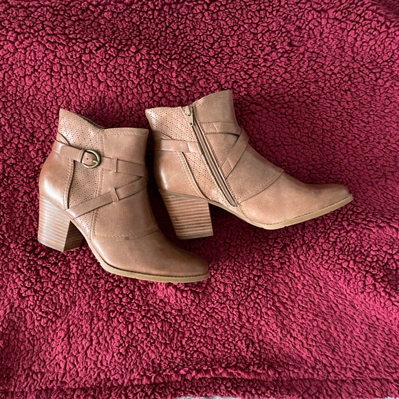 Baretraps Booties - Picture 4 of 5